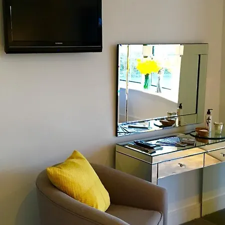 Guest house Hazelbrook 3*